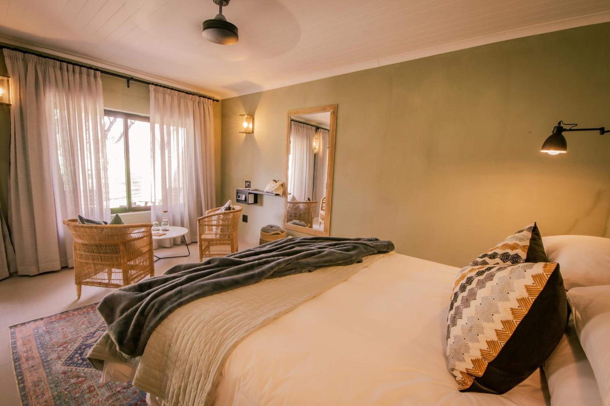 Okapuka Safari Lodge Windhoek Room photo